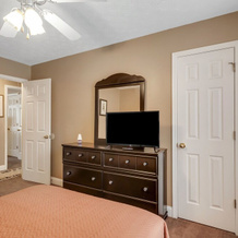 Atlanta Retreat W/ 2-car Garage, Fenced Yard 6 Bedroom Home by RedAwning, 洛卡斯特格罗夫 — 照片 5