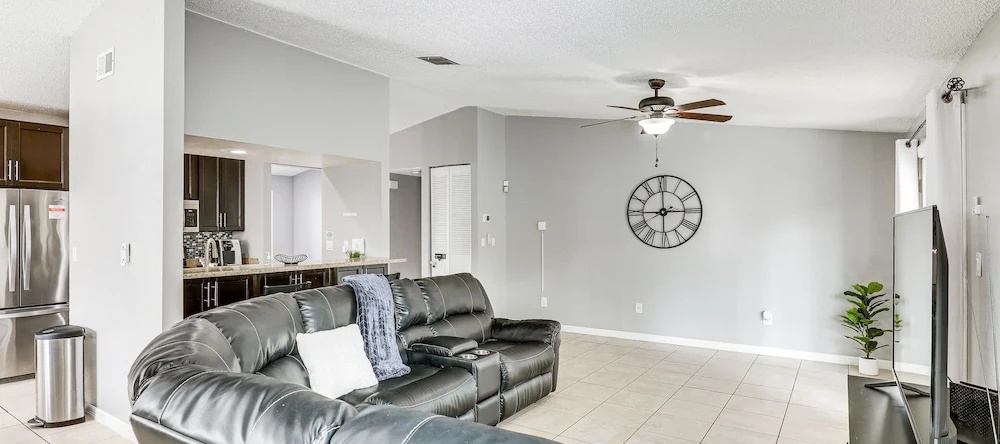 14 Mi to Dwtn Tampa Bay: Brandon Home w/ Fire Pit!, 布兰登 — 照片 1
