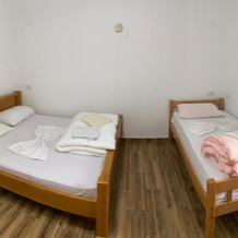 Lazer Cardaku Guest House, 瓦尔博讷 — 照片 2
