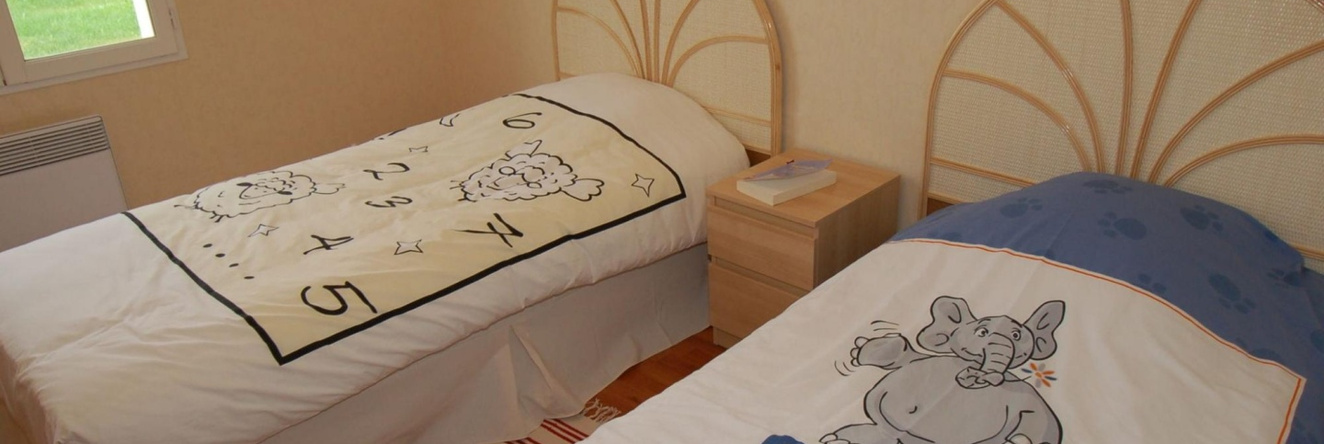 Charming holiday home with dishwasher located at golf course, 维河畔艾吉永 — 照片 1