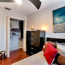 Urban Oasis W/hot Tub, Heated Pool And Private Movie Theater 2 Bedroom Home by RedAwning, Melbourne — photo 3
