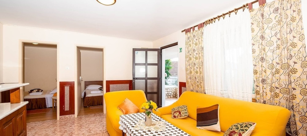 Apartment With Beautiful Sea View Terrase, 韦拉卢卡 — 照片 1