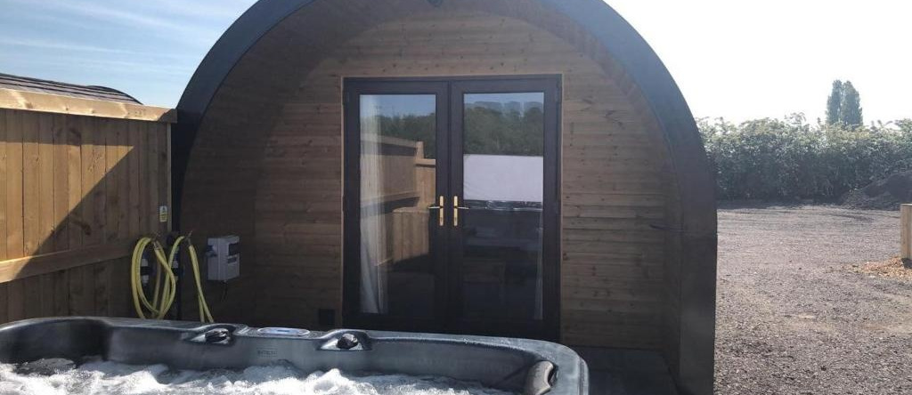 Superior glamping pod with hot tub, 弗罗德舍姆 — 照片 1