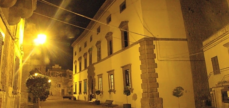 Palazzo Orsini, Бомарзо — фото 1