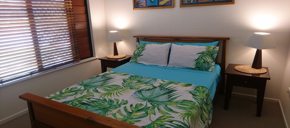 Palm Lakeside - Bowen, Whitsundays Wifi Netflix Private Cool Luxury, Боуэн — фото 1