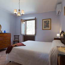 Quiet property set in a genuine context between nature and culture.-CASA PARIS, 圣塞韦里诺马尔凯 — 照片 4