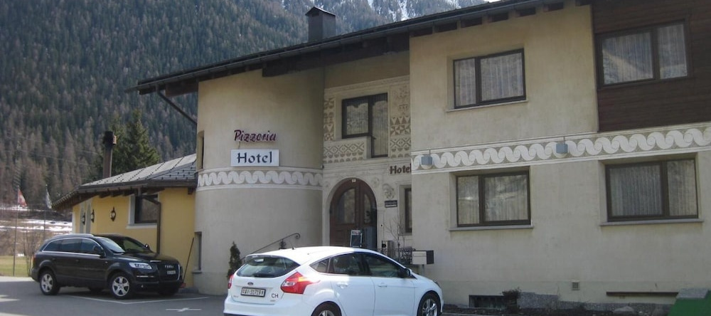 Hotel Pizzeria Selva, 策尔内茨 — 照片 1