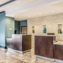 La Quinta Inn & Suites by Wyndham Dallas Grand Prairie South, 大草原城 — 照片 2