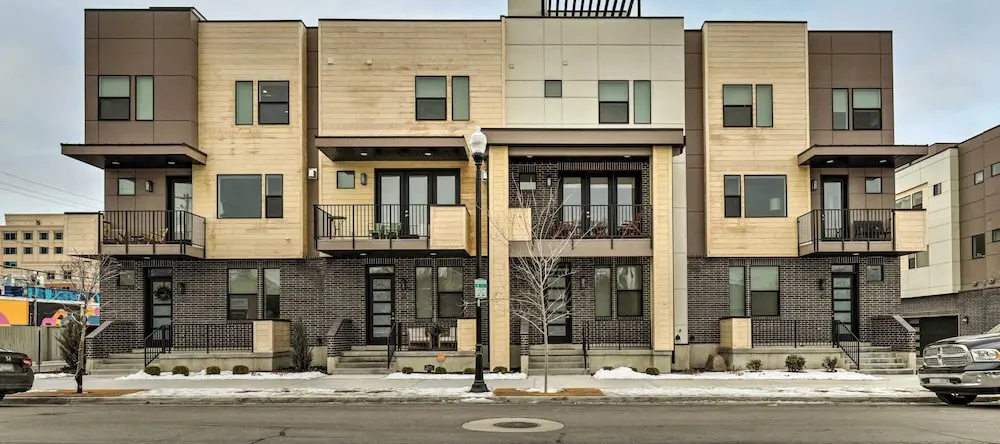 3-Story Provo Townhome: 1 Mi To Byu!, Прово — фото 1