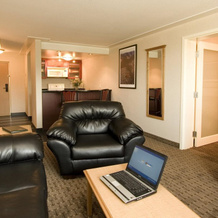 Woodlands Inn & Suites, Форт-Нельсон — фото 3