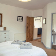 Superb detached Grade II listed barn conversion with hot tub & FREE membership to nearby Leisure Club, 奥特里圣玛丽 — 照片 3