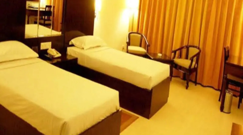 Ark Hotel, 鲁德拉普尔 — 照片 1
