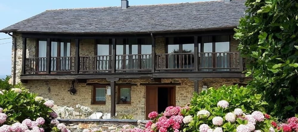 Hotel Rural Casa Peleyón, 卡斯特罗波尔 — 照片 1