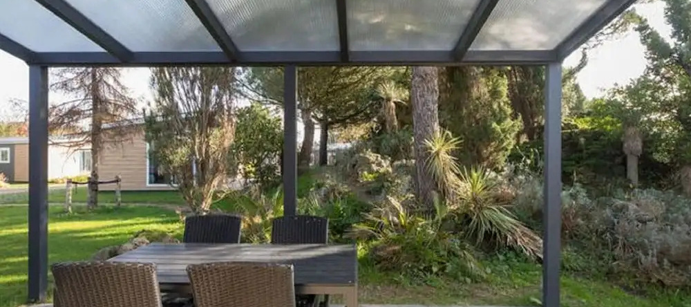 Cozy Chalet in Vrouwenpolder With Garden, 弗劳文波尔德 — 照片 1
