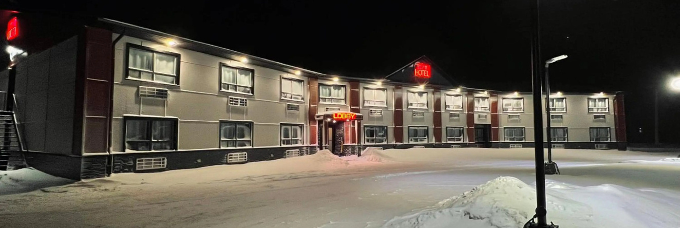 Hwy 17 Hotel, 瓦瓦 — 照片 1