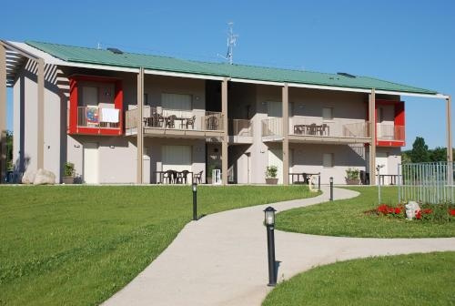 Villaggio Esmera, Desenzano del Garda — photo 1