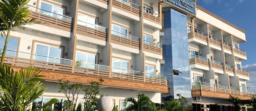 EM Royalle Hotel & Beach Resort, 圣胡安 — 照片 1