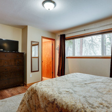 Pet-Friendly 6 Otter Home features Bikes to Explore Sunriver Village by RedAwning, Sunriver — photo 4