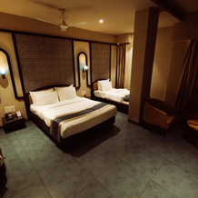 Hotel Brij Residency, 拉图尔 — 照片 3