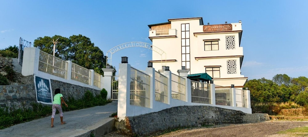 Charekh Food & Forest Resort, 拉姆里 — 照片 1