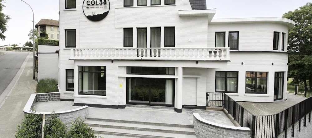 Upscale Mansion In Kluisbergen With Sauna And Terrace, 克卢斯贝根 — 照片 1