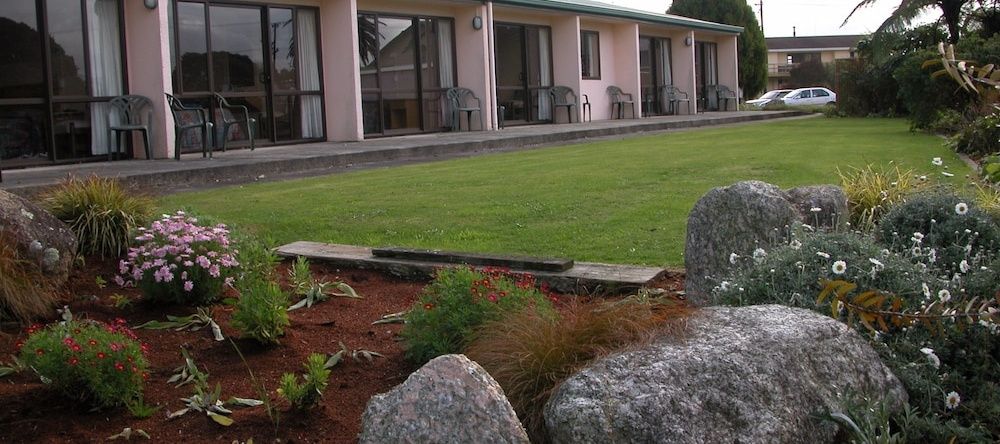 Karamea Hotel, Карамеа — фото 1