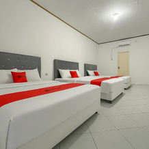 RedDoorz @ Pantai Sayangheulang Garut 2, Mancagahar — photo 5