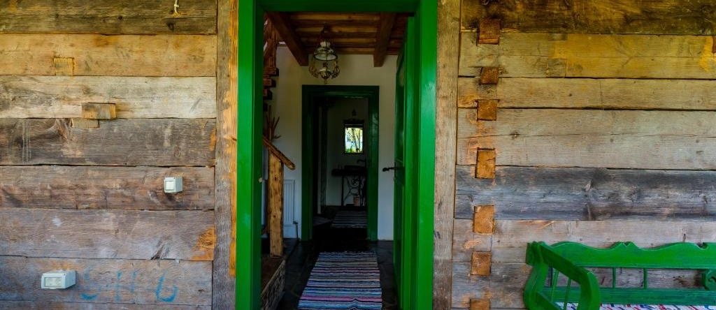 Pensiunea Casa Traditiilor, Окна Сугатаг — фото 1