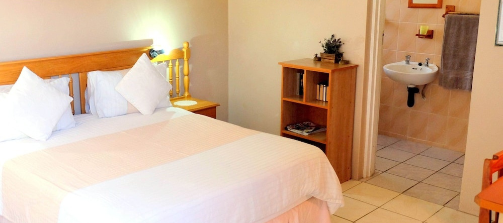 Umzimvubu Retreat Guest House, Port St. Johns — photo 1