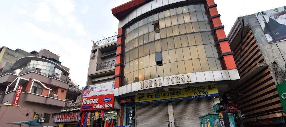 OYO 28146 Hotel Virsa, 卡尔卡 — 照片 1