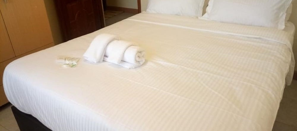 Zebu Lodge And Luxury Hotel, 纳罗克 — 照片 1
