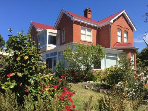 Meriam Bed and Breakfast, New Town — photo 1
