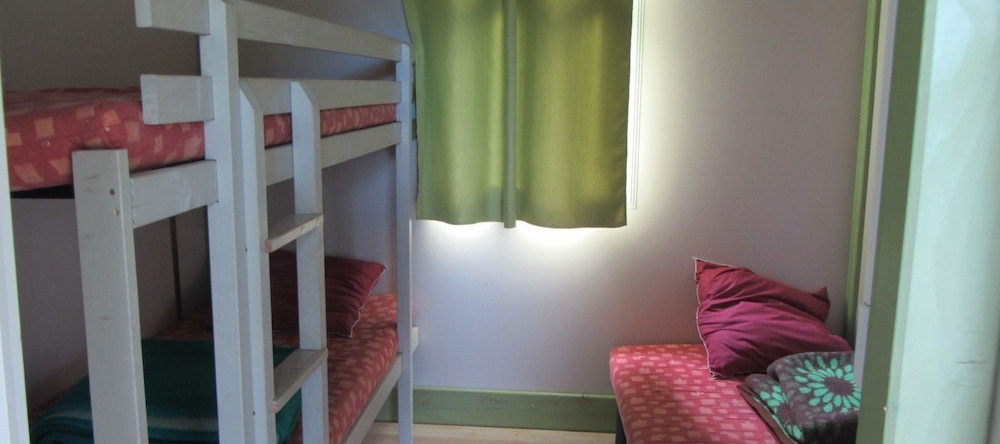 Camping des Etoiles - Chalets, 纳亚克 — 照片 1