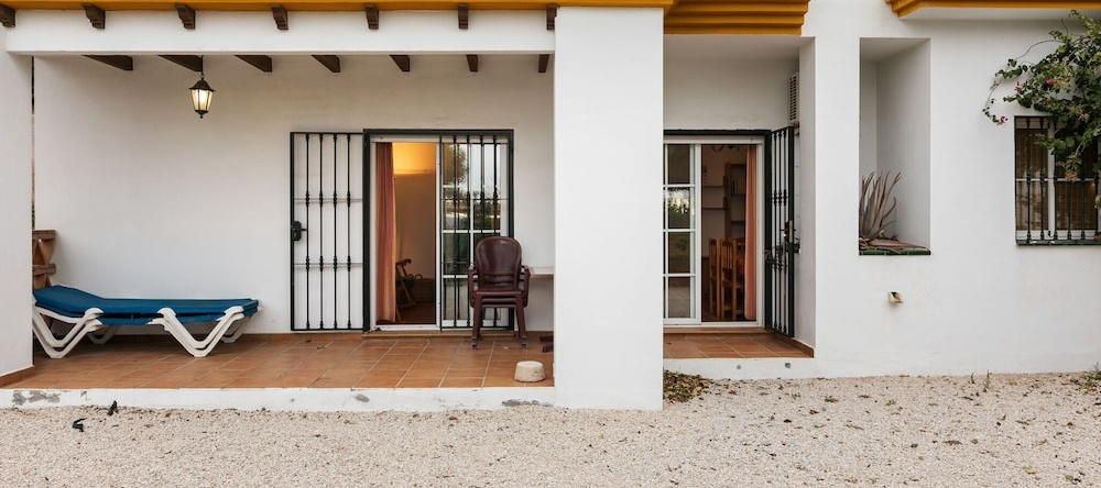 Peaceful Apartment In Alcaucín With Garden, Алькаусин — фото 1