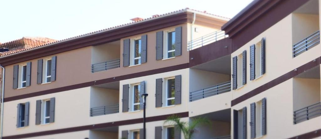La Londe La Mer : appartement proche plages & vue superbe sur les îles d'or, 拉隆德莱莫尔 — 照片 1