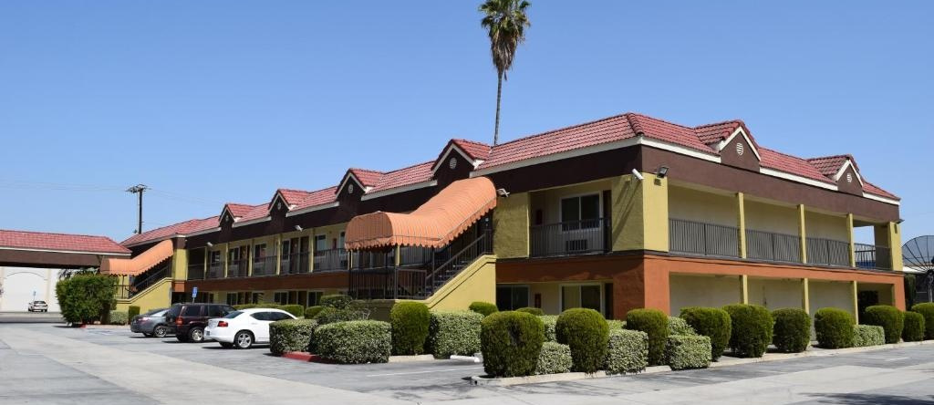 Budget Inn La Puente, 拉蓬特 — 照片 1