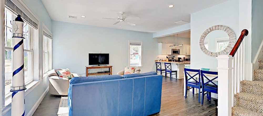 1976 Portland Road Cottage Unit 3 Porpus Place 2 Bedrooms 2 Bathrooms, 阿伦德尔 — 照片 1