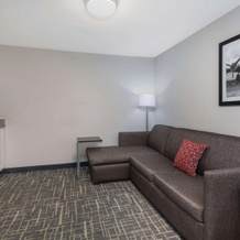La Quinta Inn & Suites by Wyndham Atlanta Airport South, 科利奇帕克 — 照片 4