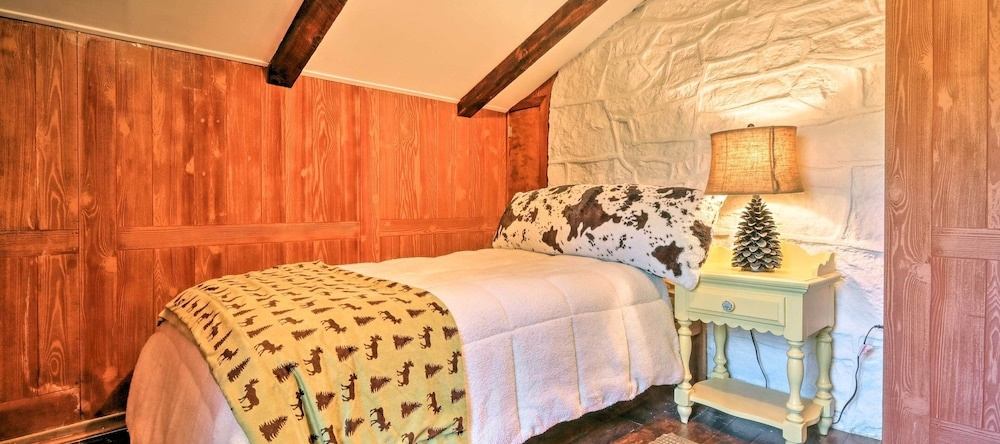 Macungie Cabin W/ Fireplace Near Bear Creek Skiing, Макунги — фото 1