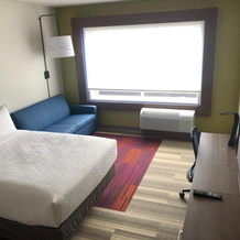 Holiday Inn Express & Suites Madison West Middleton, Миддлтон — фото 3