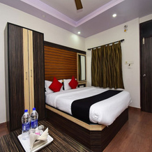 Capital O 42660 Hotel Greenland Towers, 克勒格布尔 — 照片 5