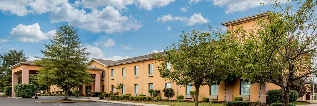 Quality Inn & Suites Benton - Draffenville, Драффенвилл — фото 1