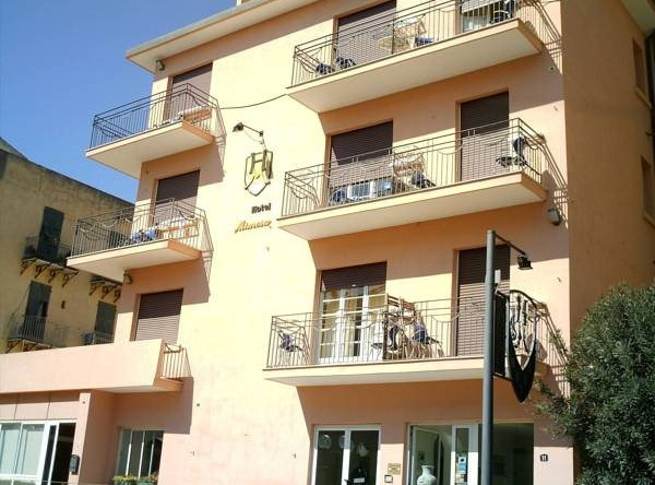 Hotel Mimosa, Spotorno — photo 1