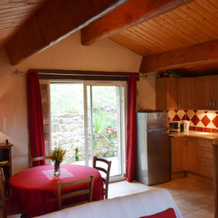 House in Ardeche Near Ray-pic Falls, 圣皮埃尔德科隆比耶 — 照片 4