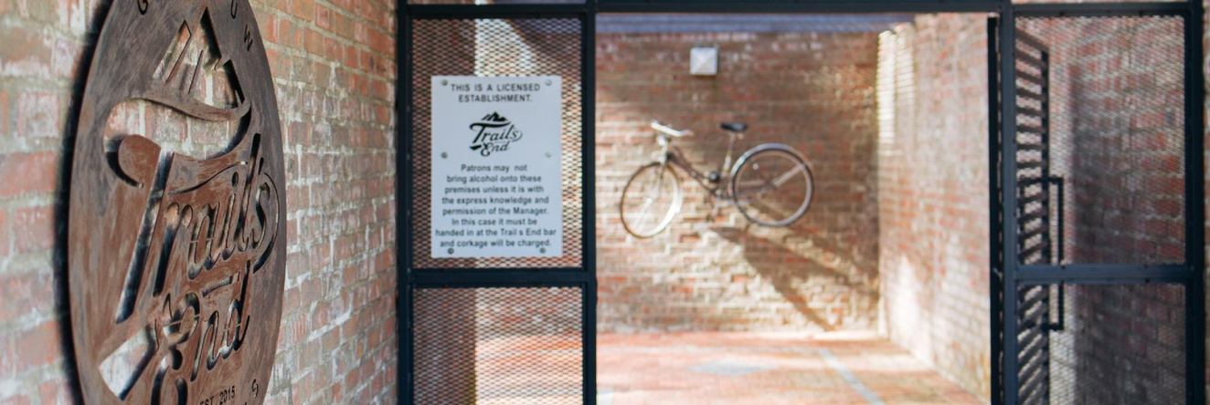 Trail's End Bike Hotel, 格拉博 — 照片 1