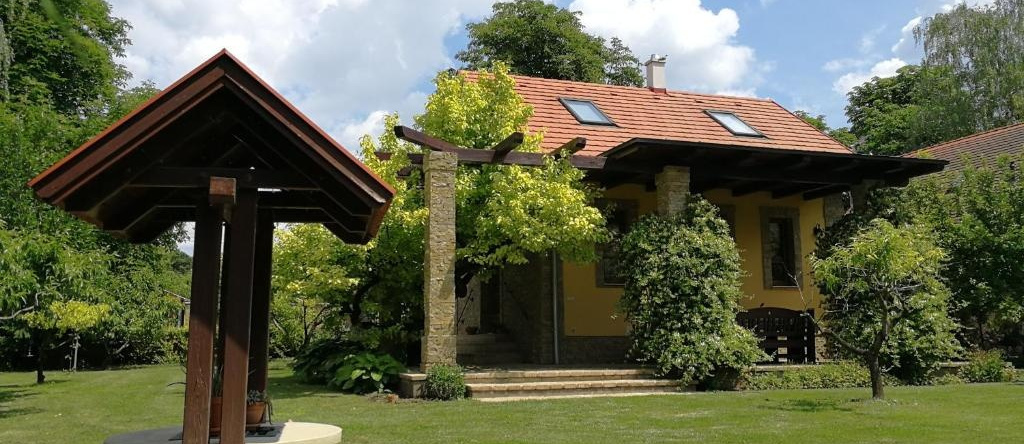 Duzzogó Vendégház Agárd, Gardony — photo 1