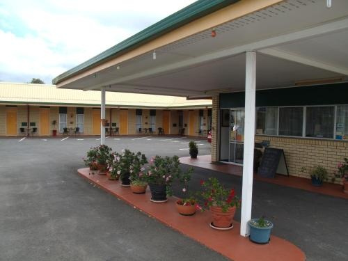 Golden West Motor Inn, 米尔斯 — 照片 1