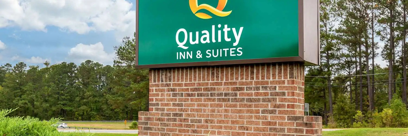 Quality Inn And Suites Apex Holly Springs, Апекс — фото 1
