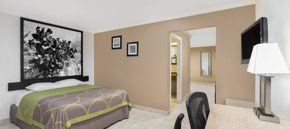 Super 8 by Wyndham McAllen Downtown La Plaza Mall, 麦卡伦 — 照片 1