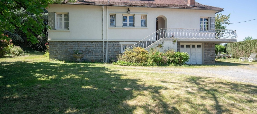 Quaint Holiday Home With Garden, 佩扎克 — 照片 1